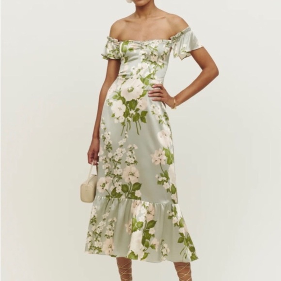 Reformation Dresses & Skirts - NWT! Reformation Sianna Dress in Tarragon. SOLD OUT! Size 10